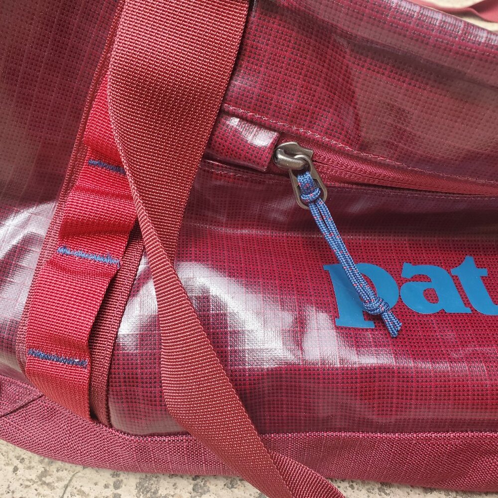EUC Patagonia 55L Black Hole Duffel Bag Pack Gloss dark WAX RED duffle